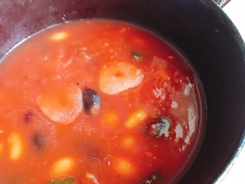 【入れて煮るだけ】しんどい時の豆とトマトスープ